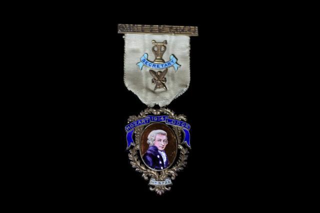 Founding Secretary's jewel for Mozart Lodge No.3735, 1914 ©Museum of Freemasonry, London