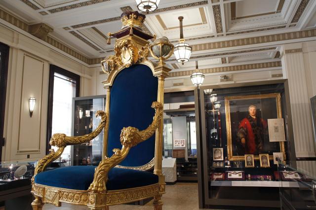 Grand Master's throne, Three centuries of English freemasonry, North Gallery, 2019 ©Museum of Freemasonry, London