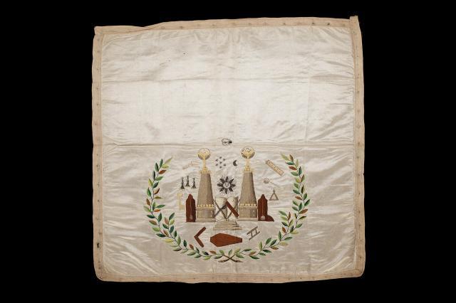 Freemason's apron, silk with embroidered symbols, 19th century ©Museum of Freemasonry, London