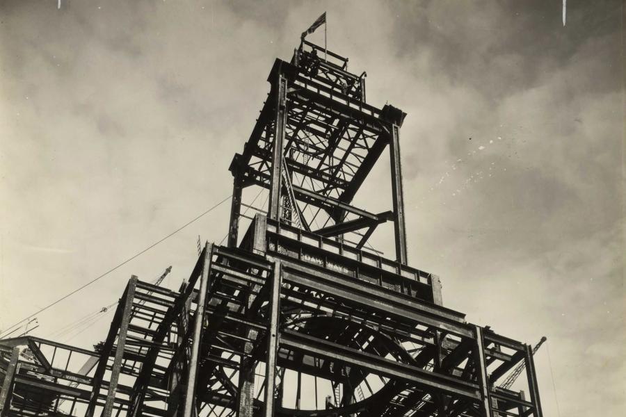 Masonic Peace Memorial Building tower is erected (1931) ©Museum of Freemasonry, London